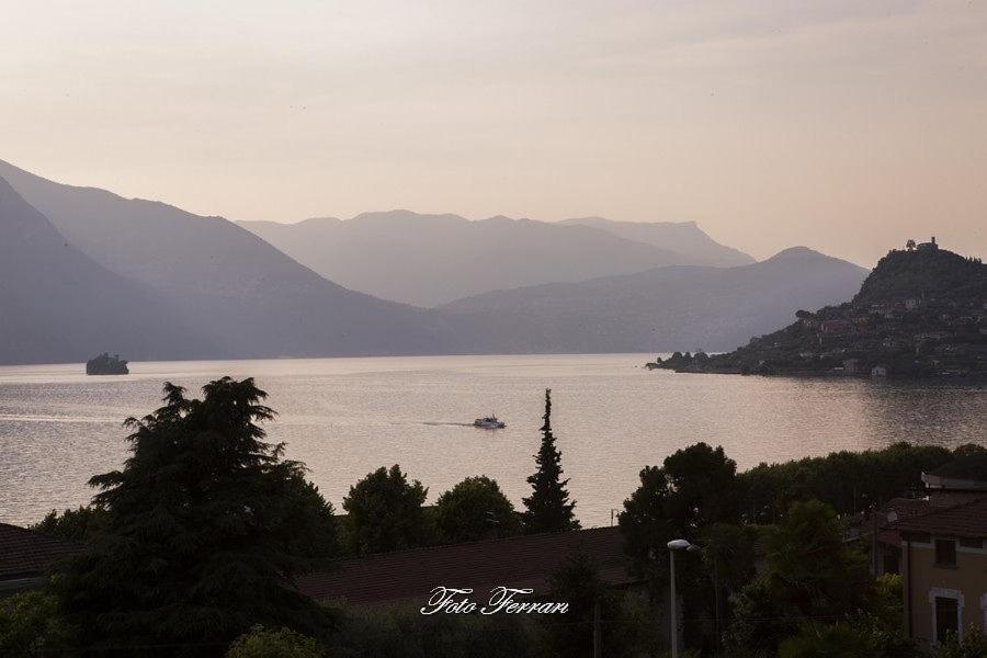Villa Casa Vacanze Gli Ulivi Del Lago à Sale Marasino Extérieur photo